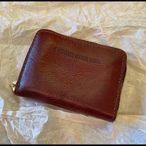 Portland Leather Goods Small Zip Wallet- Nutmeg
